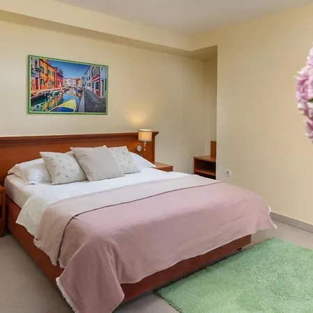 Bed And Breakfast Ciao Bella Veli Losinj Exterior photo