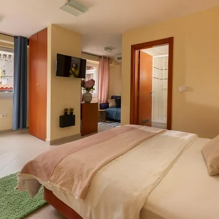 Bed And Breakfast Ciao Bella Veli Losinj Exterior photo